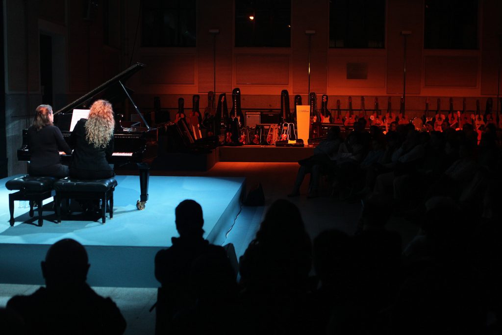 LCE. Festival Clásica x Conteporáneos. II Edición. Concierto 6ª Sinfonia de Mahler. Piano a 4 manos. Cristina Lucio-Villegas y Laura Sanchez. Patio.