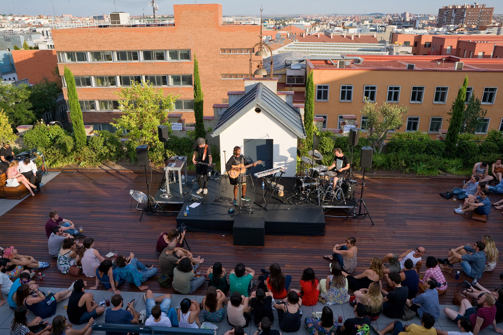 terraza-la-casa-encendida