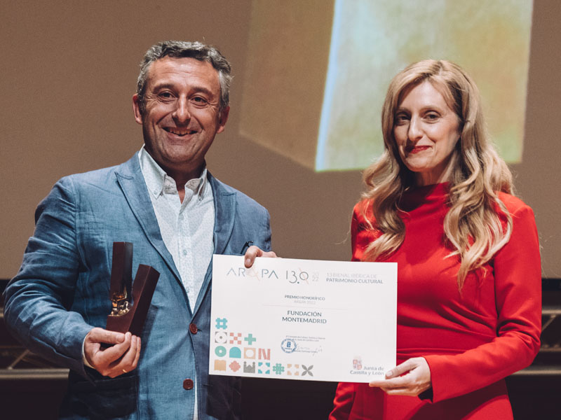 Cristóbal Sánchez, subdirector de Programas y Centros de Fundación Montemadrid, recoge el premio